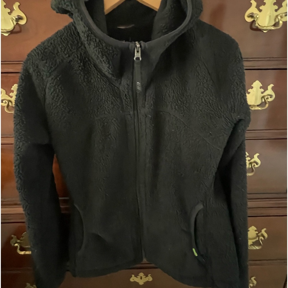 Koppen soft fleece hooded jacket, black, women’s size small.